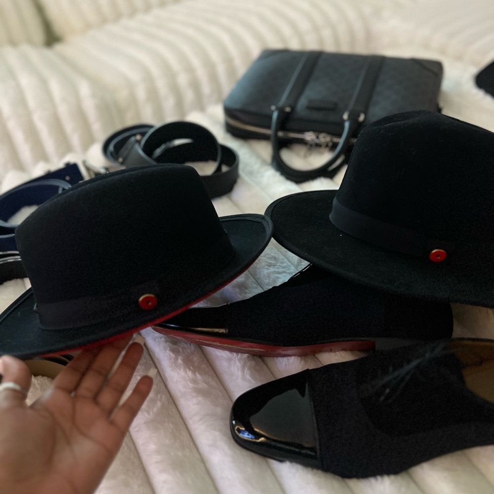 Black Fedora Hat with Red Accent - Picture 5 of 7